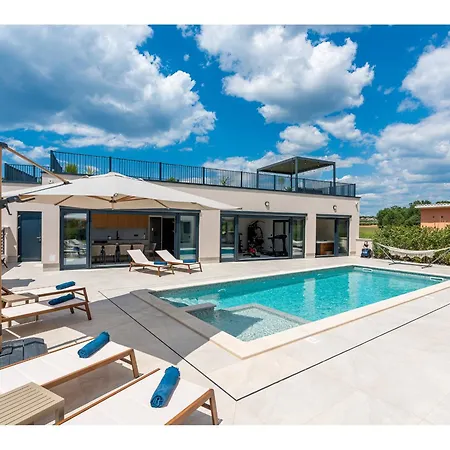 Luxury Velunida I Family In Porec *