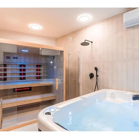 Luxury Velunida I Family In Porec