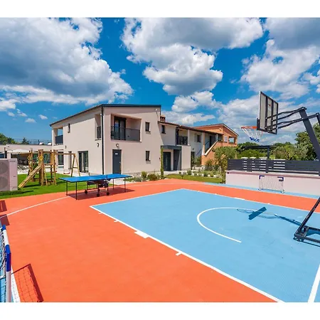 Luxury Velunida I Family In Porec Willa *
