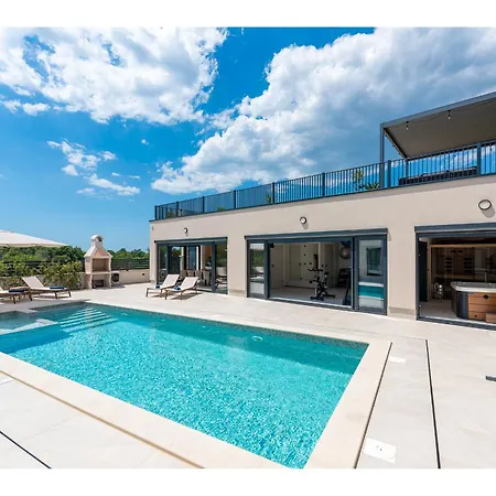 Luxury Velunida I Family In Porec