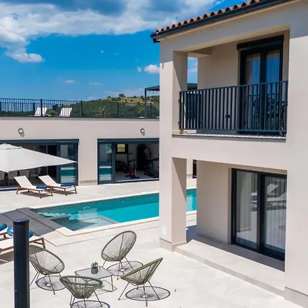 Willa Luxury Velunida I Family In Porec Montižana