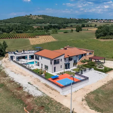Luxury Velunida I Family In Porec *